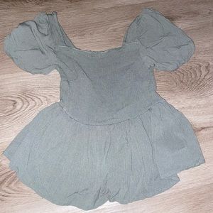 Flowy green blouse with puff sleeves